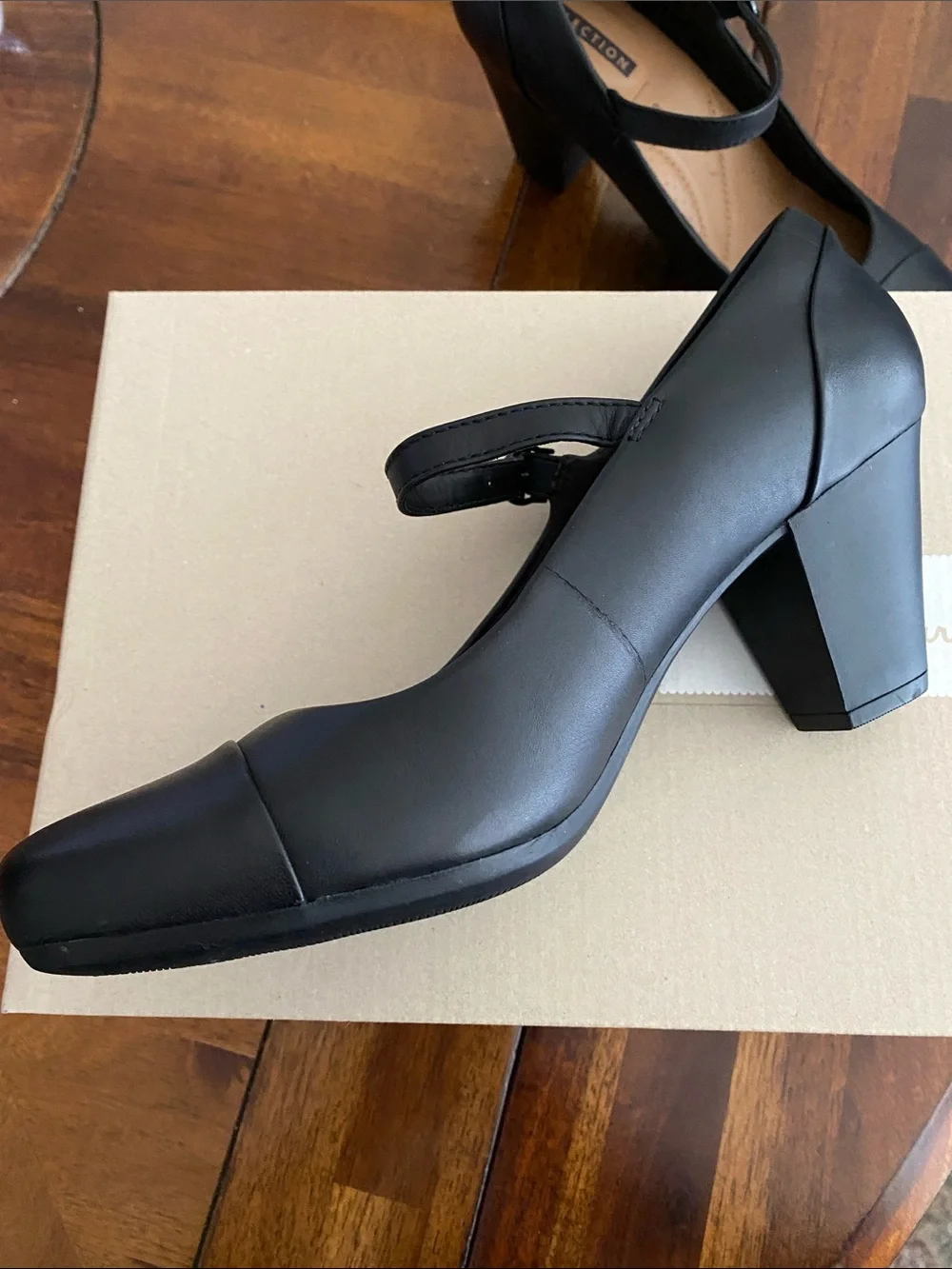 Clarks Collection Black Leather Mary Jane Pumps 